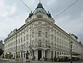 L'imposante façade.
