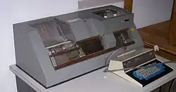 Perforatrice semi-automatique IBM 029