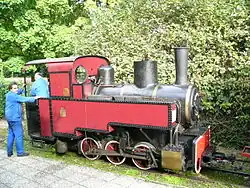 Locomotive à vapeur de collection. Mise en service en 1920, elle fut ensuite utilisée par les Ciments d'Origny.