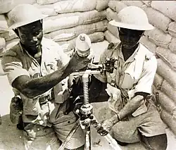 Artilleurs lors de la Campagne d'Afrique du Nord en 1942.