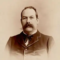 Louis-Félix Pinault est député de Matane de 1890 à 1892 et de nouveau en 1892 jusqu'en 1898 pour le Parti libéral.