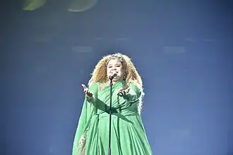 Loulou LaMotte interprétant Inga Sorger.