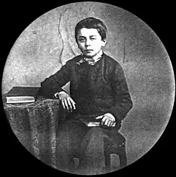 Portrait de Lucien à neuf ans au pensionnat Blanc à La Mulatière.