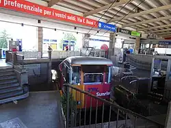 Le funiculaire vu depuis le quai principal.