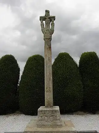 La croix de cimetière de Luitré.