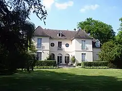 Cette villa du XIXe&nbsp;siècle a adopté le nom de château de la Motte qui s'élevait jadis à sa place. De l'architecture d'origine assez recherchée ne reste plus rien aujourd'hui.