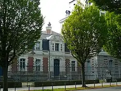 Porte qu'empruntait Dreyfus.