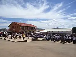 Description de l'image Lycée Nanisana la cours.JPG.