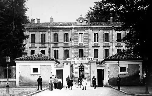 Le lycée reconverti en hôpital militaire pendant la Première Guerre mondiale.