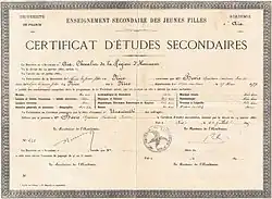 CES obtenu en 1895 par une lycéenne de 3e&nbsp;année alors âgée de 16 ans.