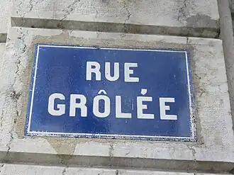Voir la plaque.