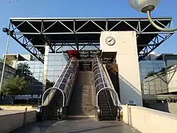 L'entrée du centre d'échanges du côté de la place Carnot