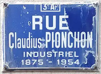 Voir la plaque.