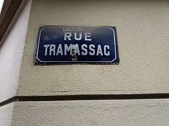 Voir la plaque.