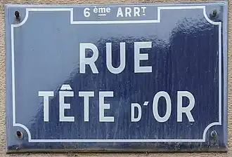 Voir la plaque.