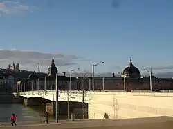 Le pont de la Guillotière et l'Hôtel-Dieu