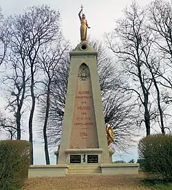 Le monument du Nécropole nationale.