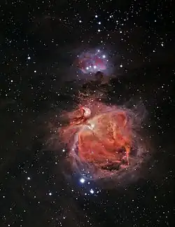 Image composée de la nébuleuse d'Orion (en bas, avec à l'arrière, les nébuleuses NGC 1982, NGC 1975, et NGC 1981).