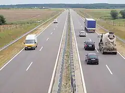 L’autoroute M86 près de Vát.