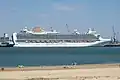 Le MS Azura en escale au port de La Pallice avec 3076 passagers le 25 juillet 2012.