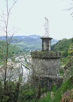 La statue de la Vierge