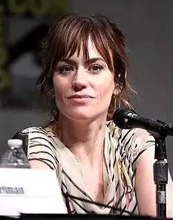 Maggie Siff dans le rôle du Dr&nbsp;Tara Knowles.