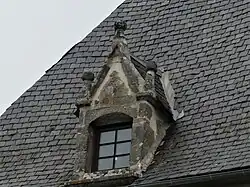 Lucarne du château de Magnat en 2018.