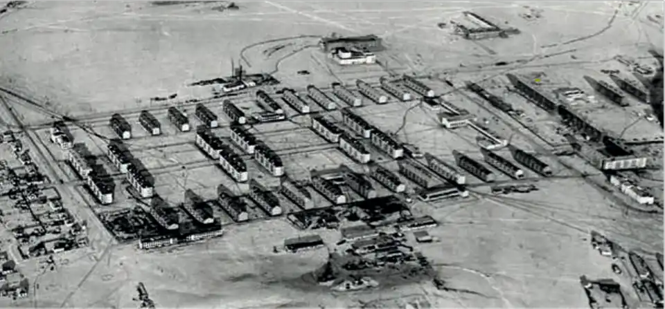 Photographie aérienne d'un quartier en construction.