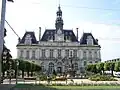 L'Hôtel de ville.