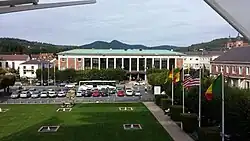 L’hôtel de ville vu de la tour de la liberté.
