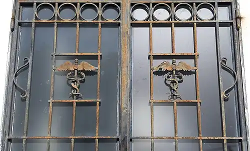 Ferronnerie du caducée, cale des Chalands