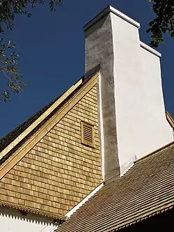 Cheminée de gauche