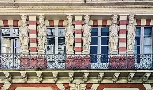Caryatides de l'immeuble de la rue des marchands à Toulouse (fin décennie 1830).