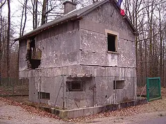 Maison forte près de Saint-Menges.