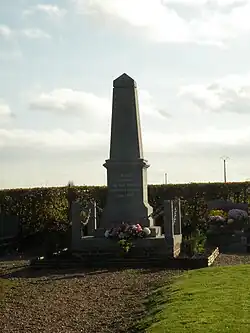 Le monument aux morts.
