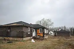 Des maisons abandonnées