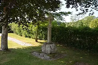 La croix de cimetière.