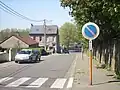 Le bas de la rue