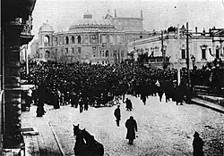 Manifestation à Odessa. Les agents bolcheviques, nombreux dans les villes, utilisent facilement la misère des populations contre les occupants.