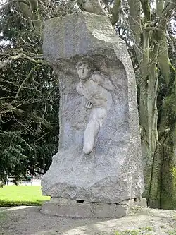 Mannen som bryter sig ut ur klippan&nbsp;(sv) à Lundagård