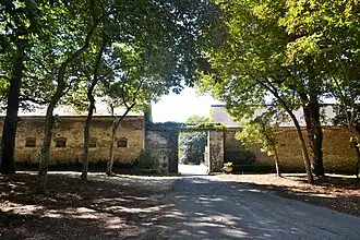 L'entrée du château du Tronchet.