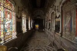 Vitraux du vestibule.