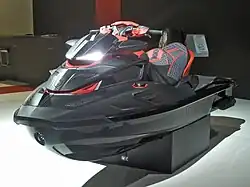 Photo d'un jet-ski noir.