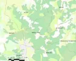  Carte élémentaire montrant les limites de la commune, les communes voisines, les zones de végétation et les routes
