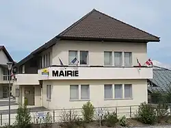 Photographie en couleurs de la mairie.