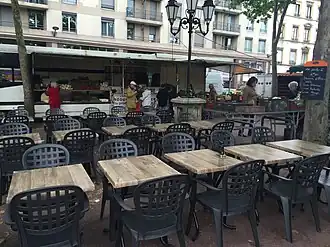 Vue du marché du mercredi soir.