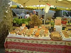 Épices au marché de Riez