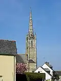 L'église paroissiale Saint-Pierre-et-Saint-Paul : le clocher.