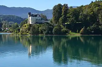 Schloss Reifnitz&nbsp;(de) (ou « Petit Miramare », une construction de 1898 à Maria Wörth.