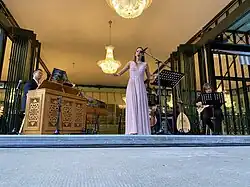 Description de l'image Mariana_Flores,_parc_des_Bastions_01.jpg.